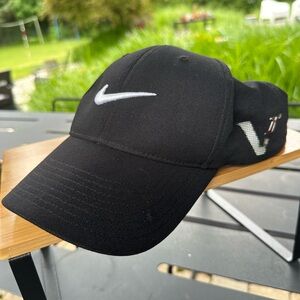 COPY - Nike Golf Retro 2011 Baseball Hat / Cap! Black & White. Embroidered Logo…